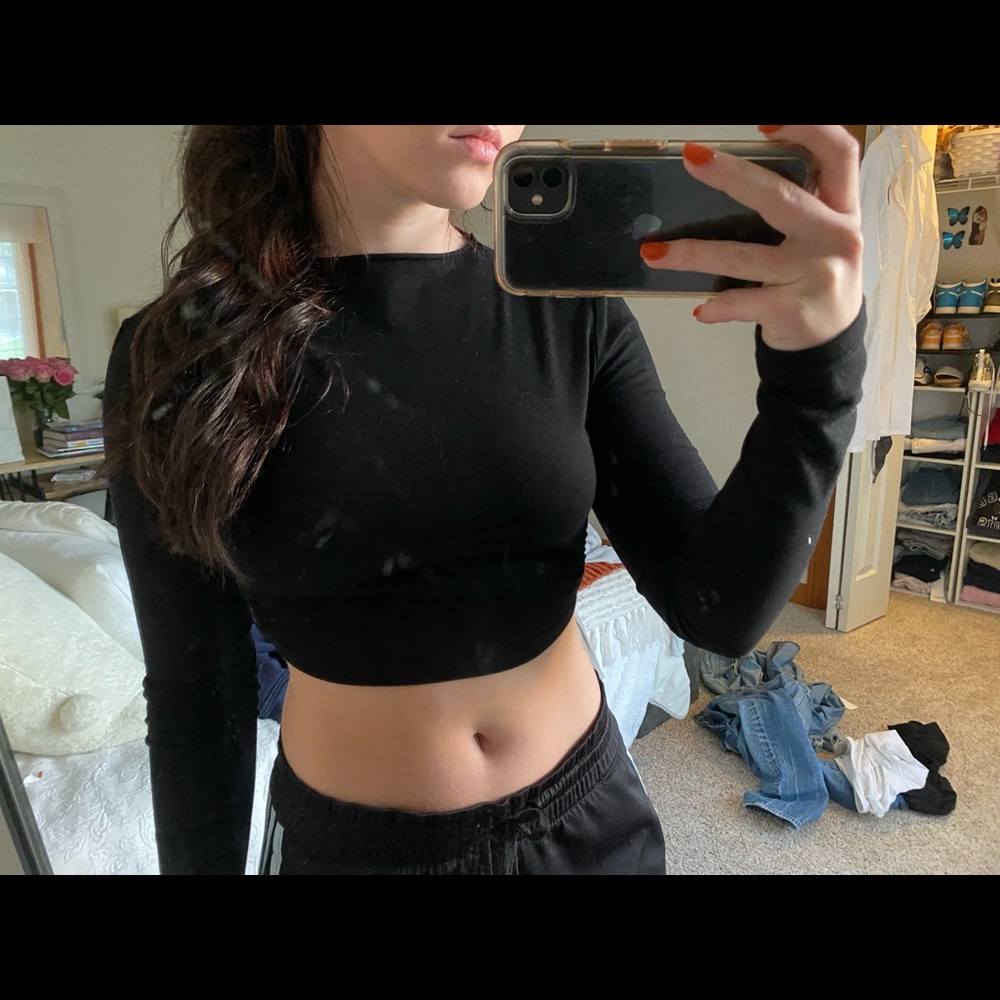 black crop top